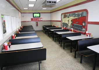 The Varsity, dogs allowed restaurants in Atlanta, pet friendly restaurants in Atlanta Georgia